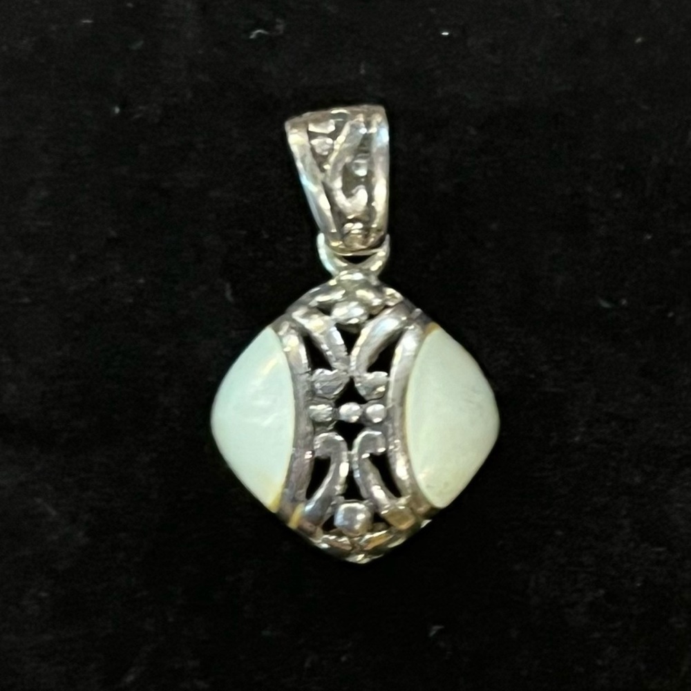 SILPADA Mother of Pearl .925 Sterling Silver Pendant 1" L x 5/8" W
